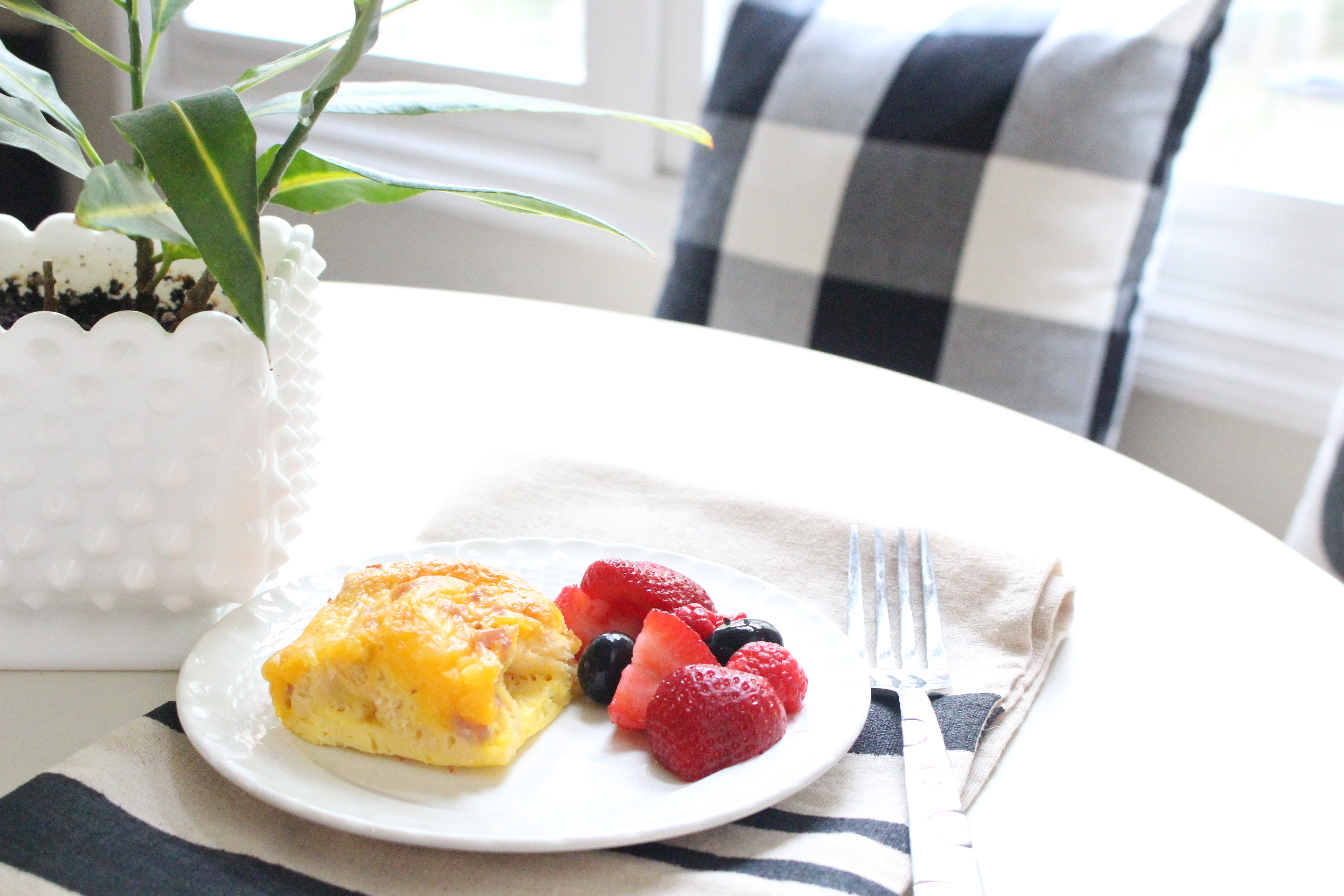 Ham and Cheese Breakfast Casserole- Breakfast Casserole- Recipes- Breakfast recipe- casseroles- food- crescent rolls- quick and easy breakfast casserole