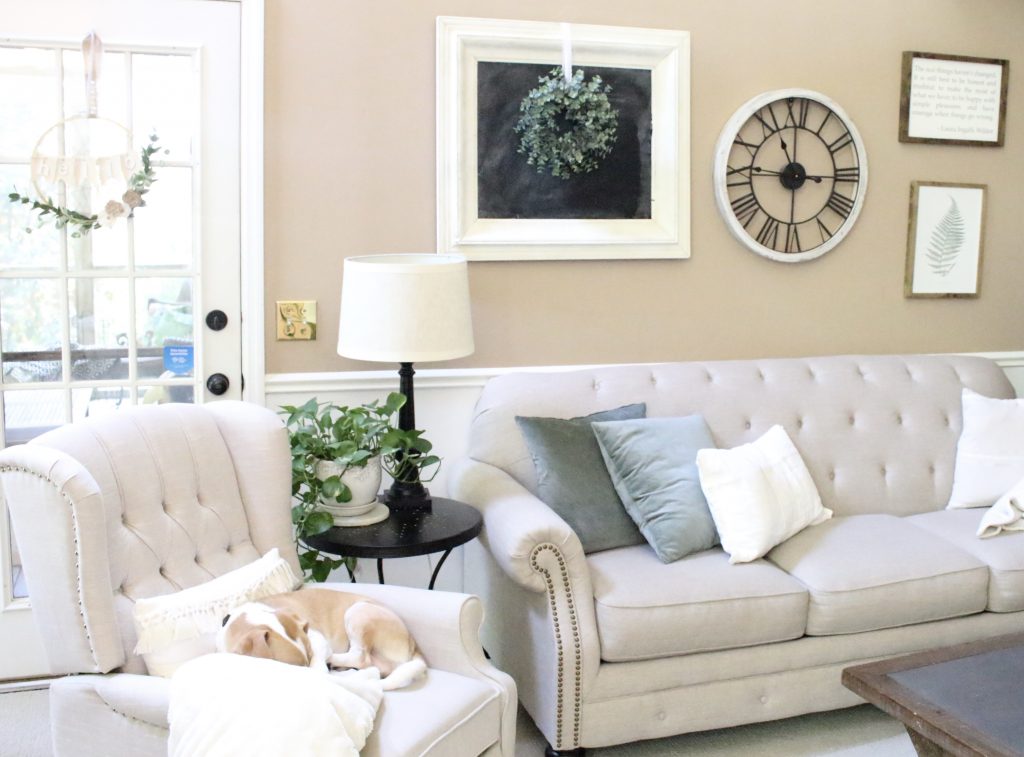 fall home tour- neutral & serene fall home tour- home design- home decor- do it yourself- DIY- DIY projects- seasonal decor- fall- autumn- living room decorating ideas- room design- rustic home decor- wall decorating ideas- decoration ideas- room decor ideas- chalkboard- cream couch- farmhouse style